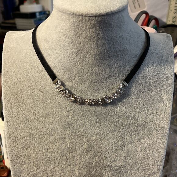 Beautiful Adjustable Black Elastic Band Swarovski Crystal Choker Necklace - Picture 2 of 6
